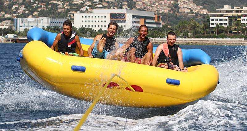 Parachute-ascentionnel-bouée-banane-ski-wakeboard-cannes-mandelieu Parachute-ascentionnel-bouée-banane-ski-wakeboard-cannes-mandelieu