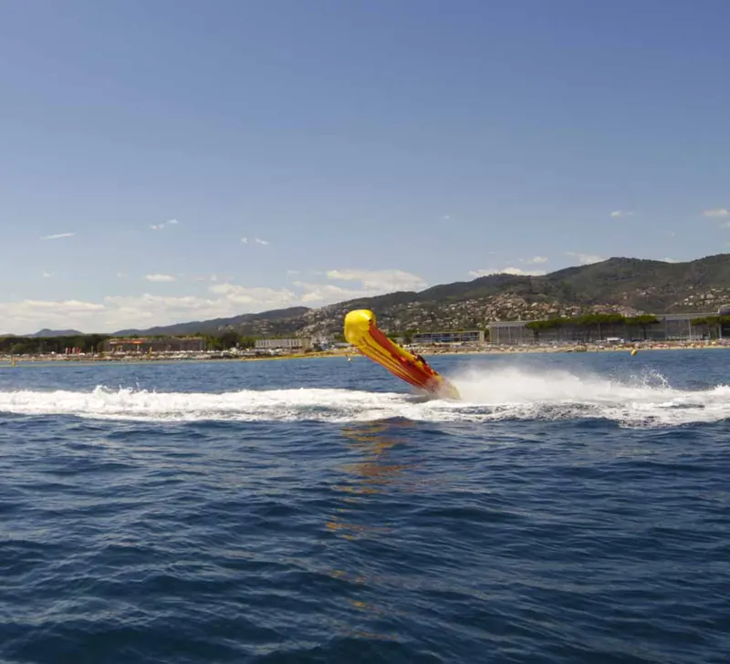 Flyfish en vol pendant un enterrement de vie de garçon dans la baie de Cannes