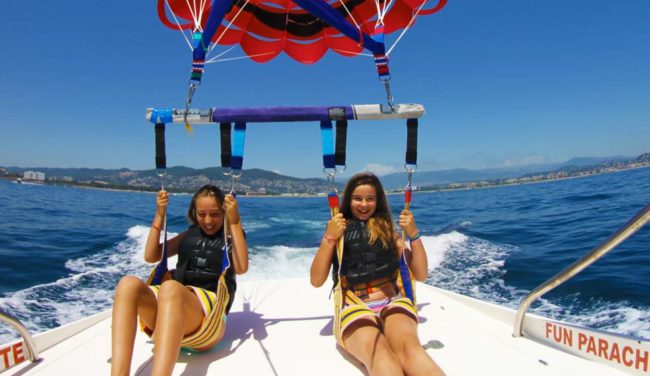 Parachute-ascentionnel-bouée-banane-ski-wakeboard-cannes-mandelieu